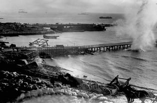Destruction at Suvla Bay. Bibliothèque nationale de France