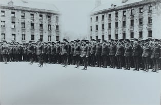 Men of the Royal Dublin Fusiliers lining up to leave the Royal Barracks, Dublin in April 1915. (NMI)